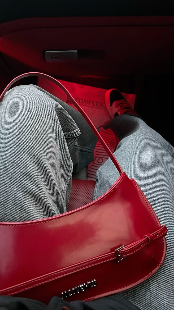 Jaq - Curved Shoulder Bag